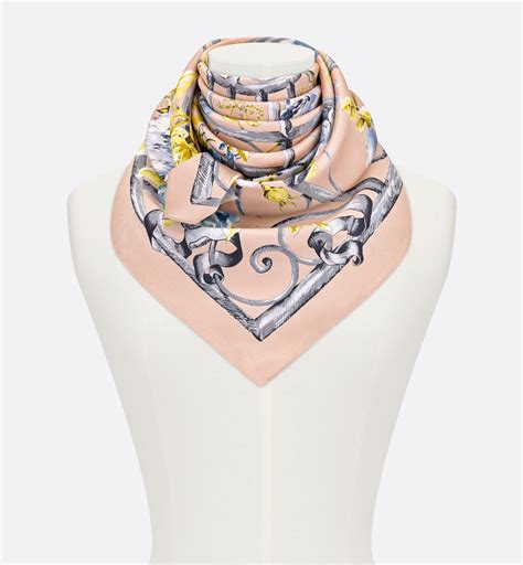 maxi foulard flanella dior|Foulard quadrato D.